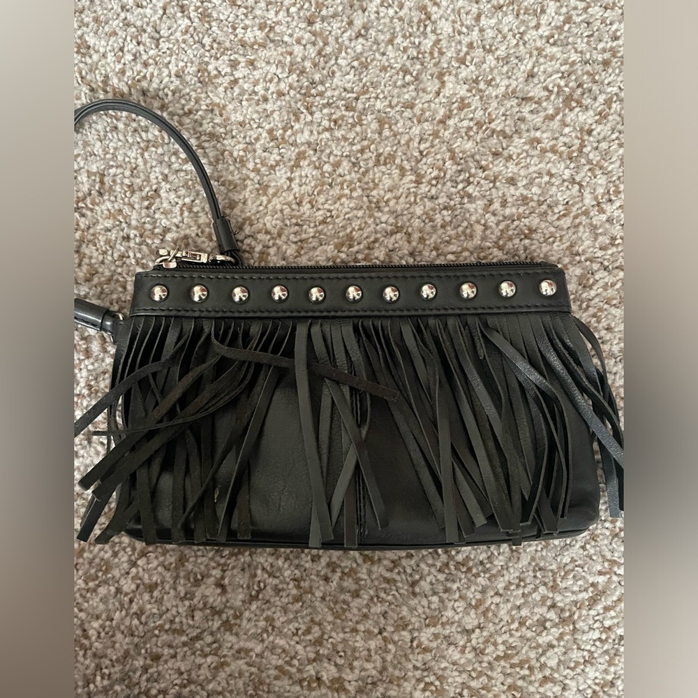 ili New York Genuine‎ Leather Studded Fringe Wristlet Black